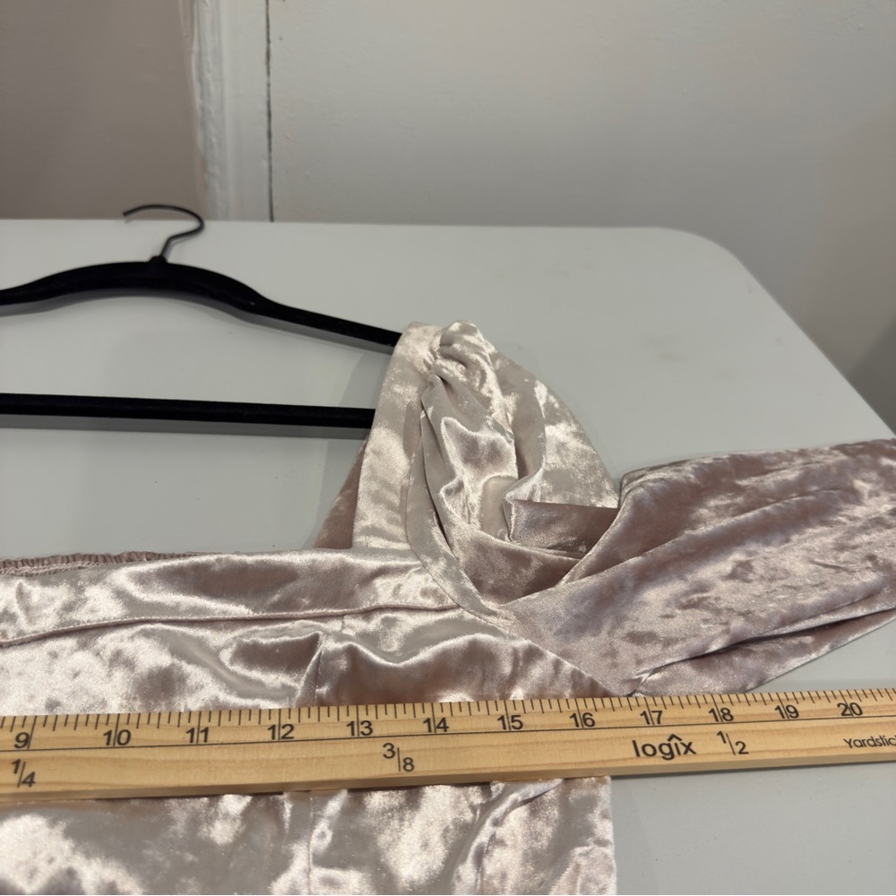 By Anthropologie Crushed Velvet Long Sleeve Blouse Top Women Size L Champagne - Picture 13 of 13